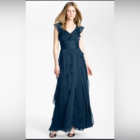 Adrianna Papell Tiered Chiffon Gown
Navy Blue Size 14W - Picture 1 of 6